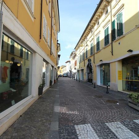 Appartement La Mansarda Di Juliette à Desenzano del Garda Extérieur photo