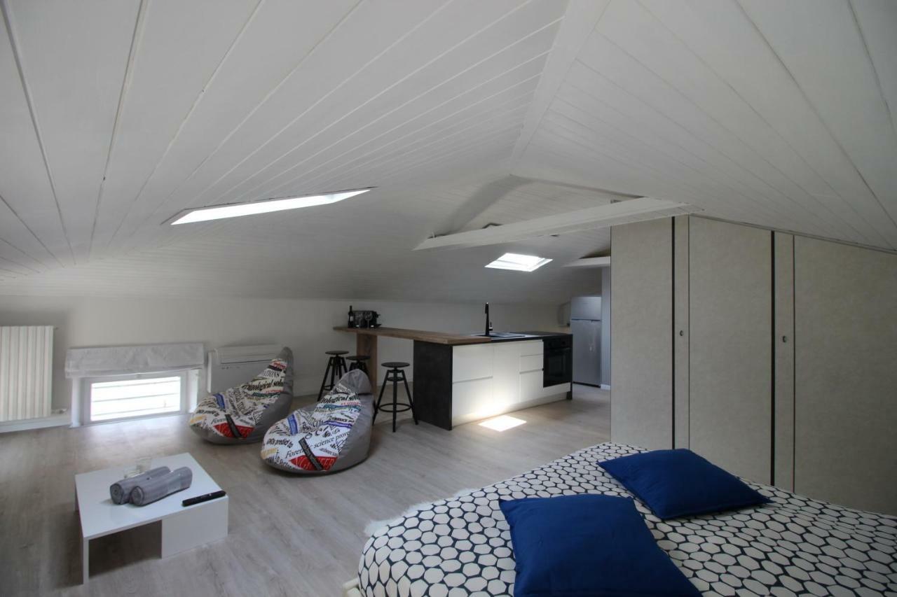 Appartement La Mansarda Di Juliette à Desenzano del Garda Extérieur photo