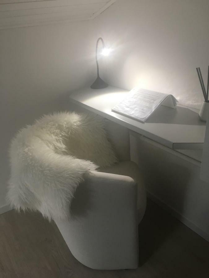 Appartement La Mansarda Di Juliette à Desenzano del Garda Extérieur photo