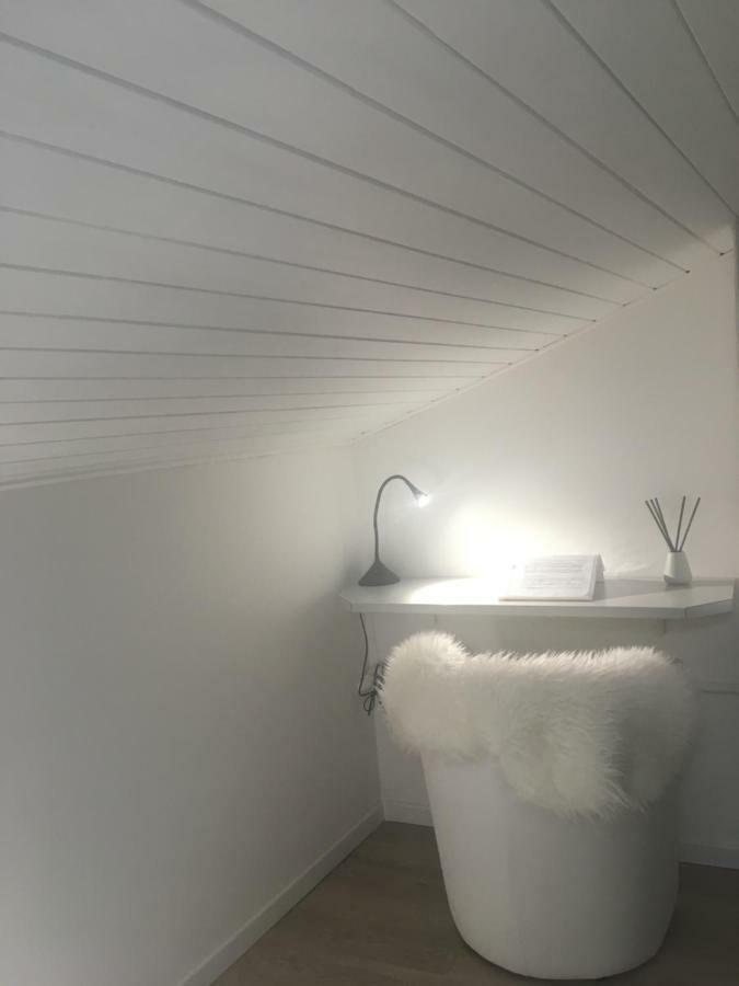 Appartement La Mansarda Di Juliette à Desenzano del Garda Extérieur photo